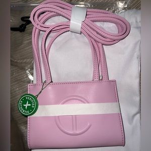 100% authentic! Brand new never opened. Bubblegum pink